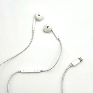 Apple EarPods Lightning Connector Wired Headphones White A1748